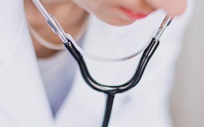 Comment choisir la meilleure agence de soins infirmiers privés à Montréal ? (5 critères essentiels)